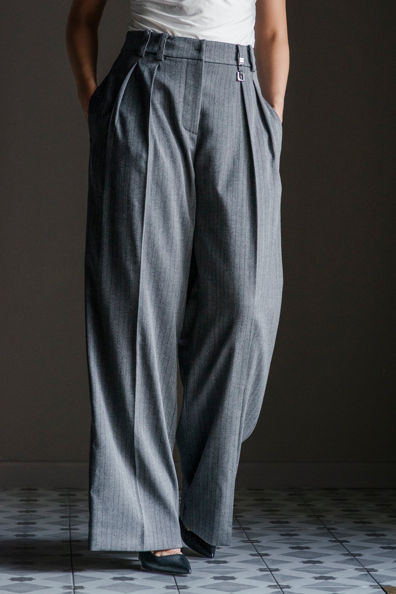 Pantalone gessato wide-leg grigio/marrone