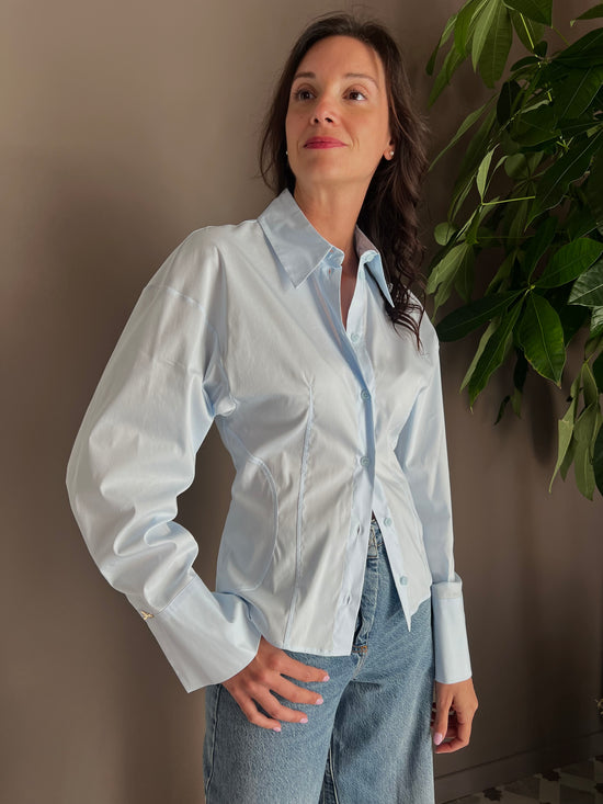 Camicia in cotone con spalla scesa Azzurra