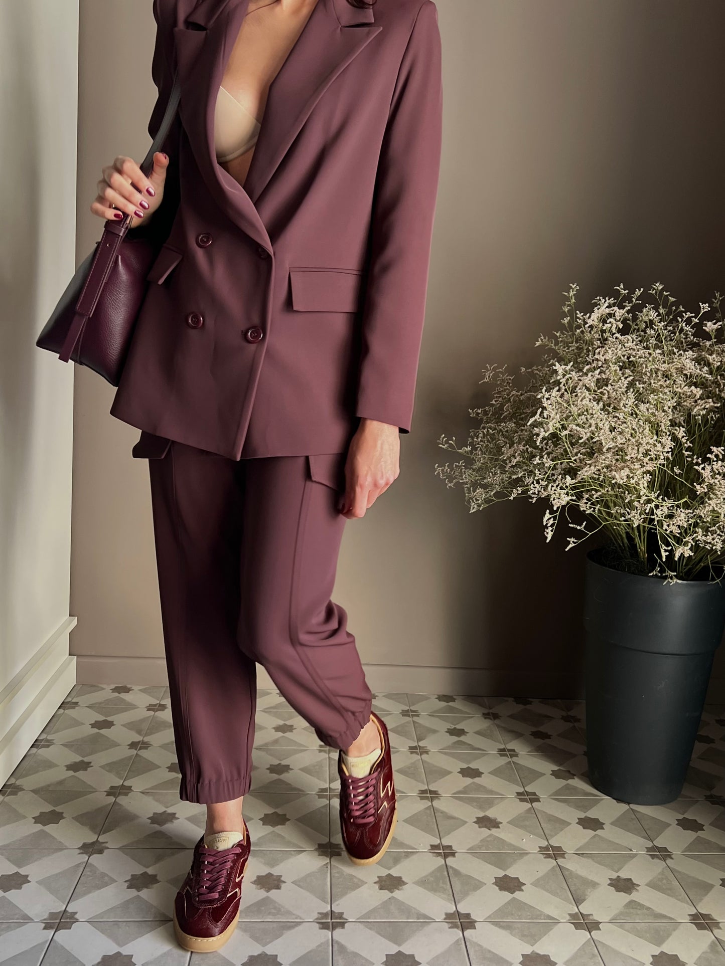 Pantalone in crepe cargo bordeaux