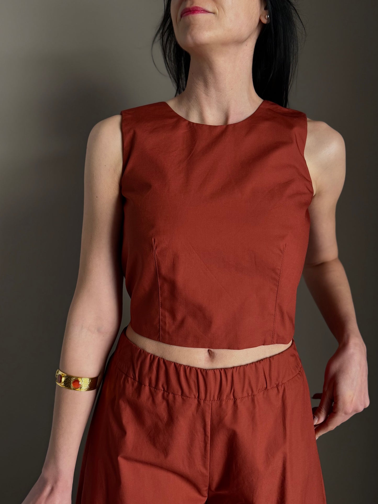 Top Cropped in Cotone So Allure – Color Mattone