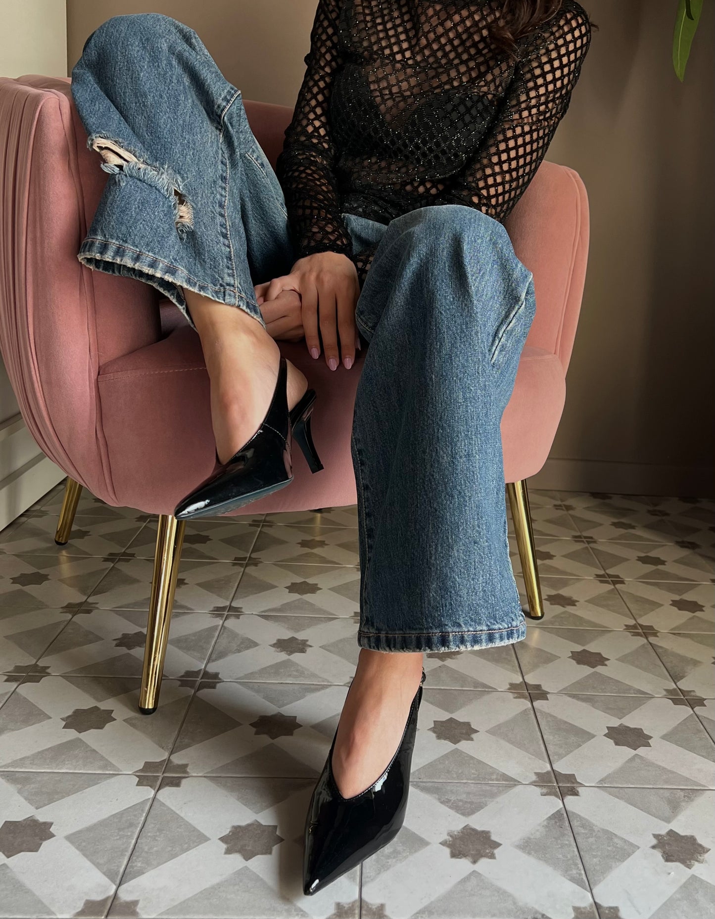 Slingback in vernice nera
