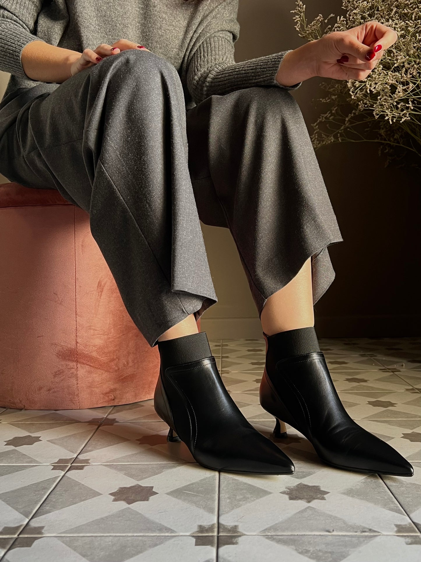 Stivaletto in pelle Anna F con elastico alla caviglia