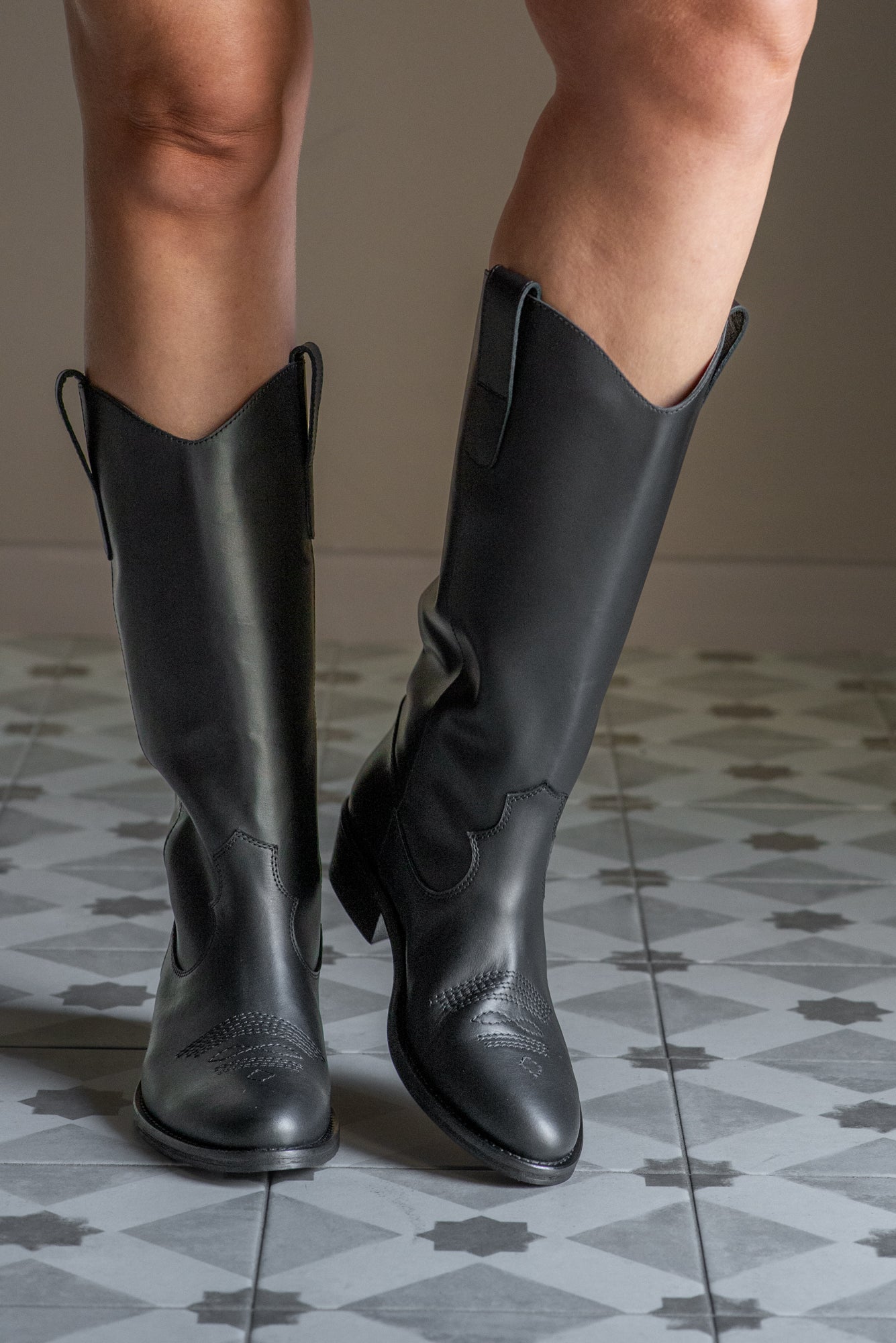 Stivale Texano in Pelle Nero – Via Roma 15