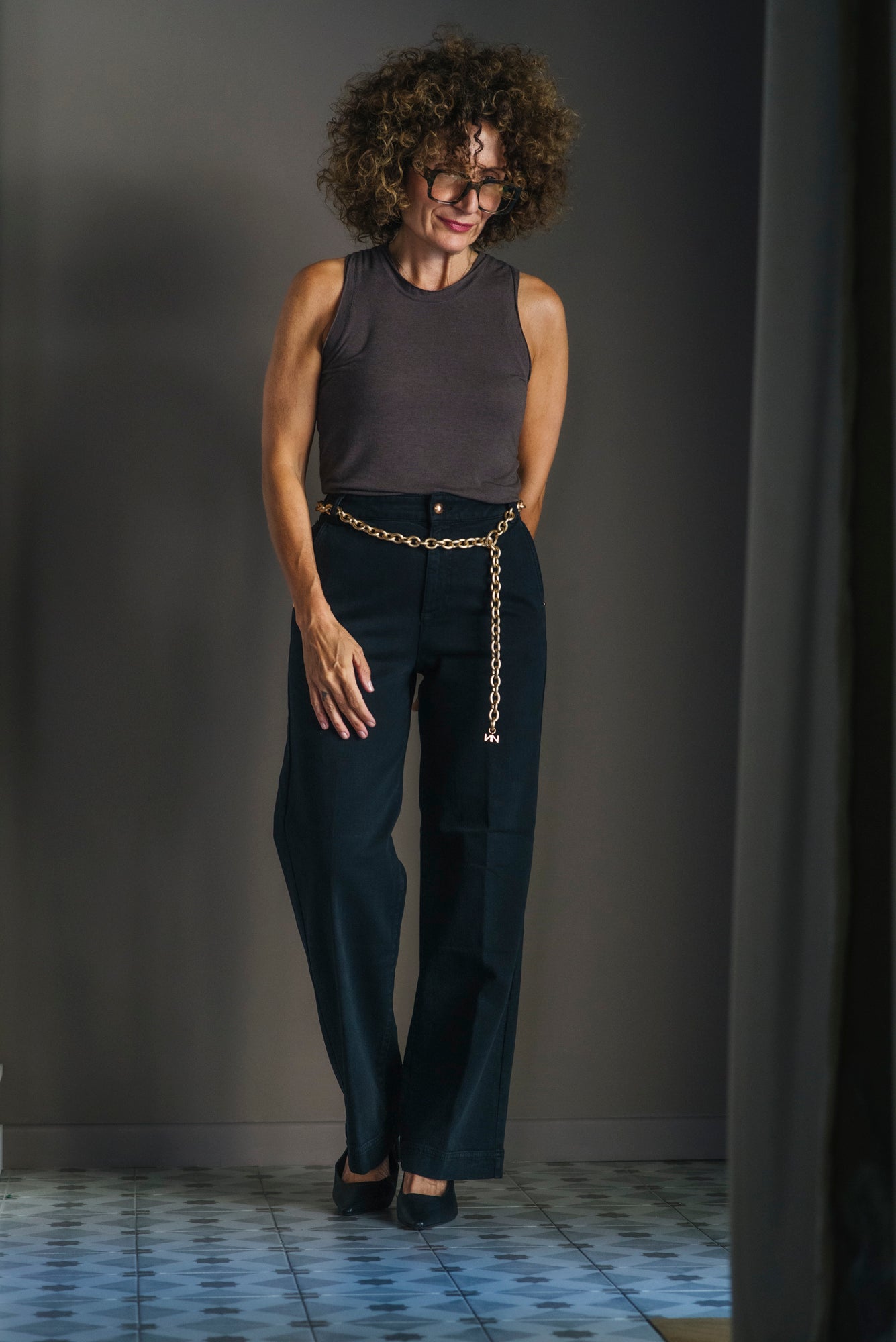 Pantalone denim gamba dritta Nero con catena.