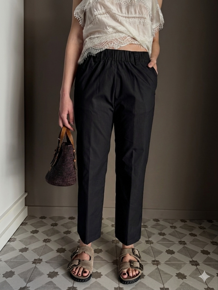 Pantalone in popeline con elastico nero